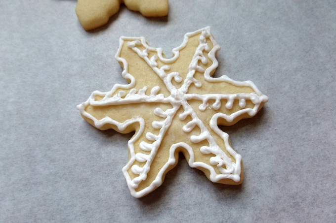 How to make a snowflake cookie