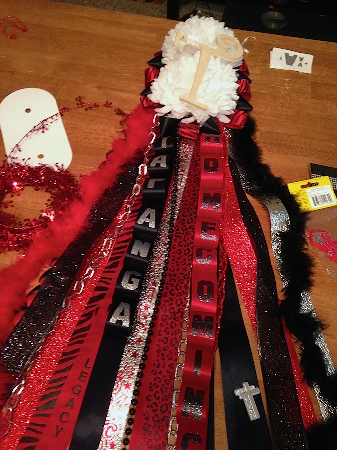 making a homecoming mum