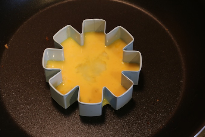 How to make a Snowflake Omelet