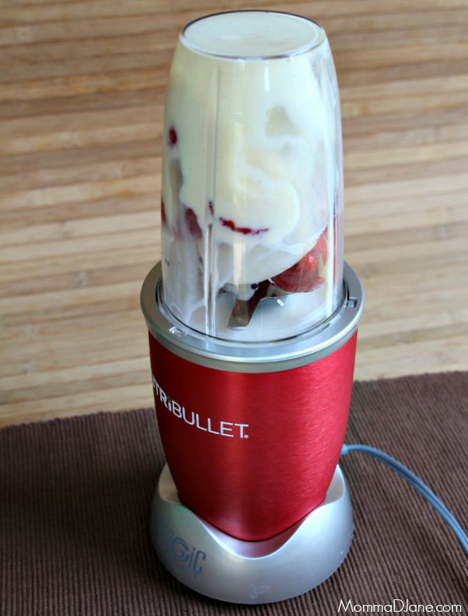 How to Make a Strawberry Cream Smoothie
