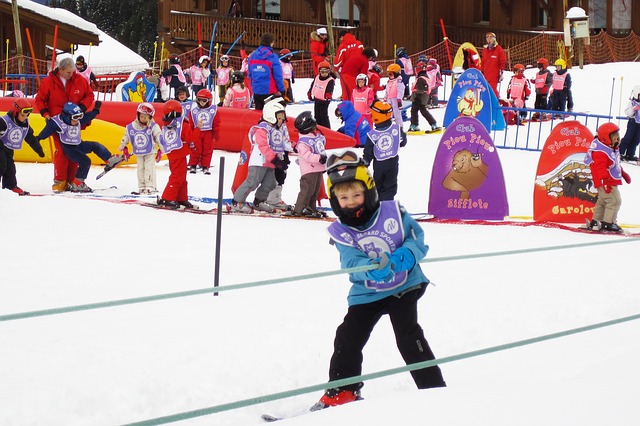 Ski Lessons for Kids: Tips for Moms Who Don’t Ski
