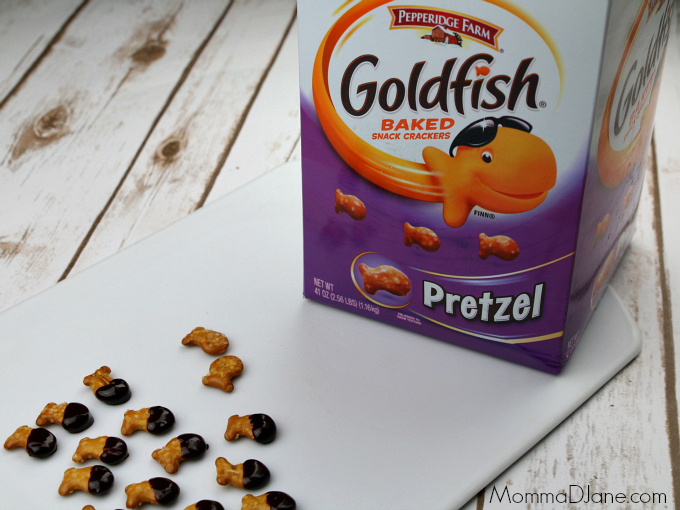 chocolate covered goldfish pretzels