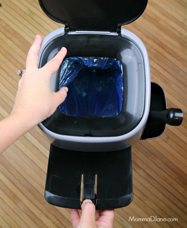 How to open the Litter Genie Pail