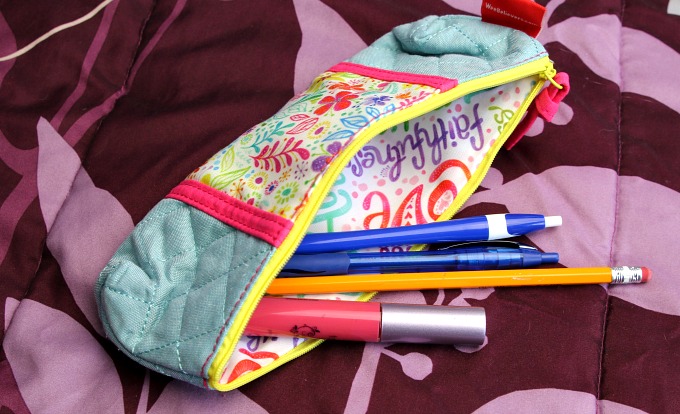 inside-pencil-bag