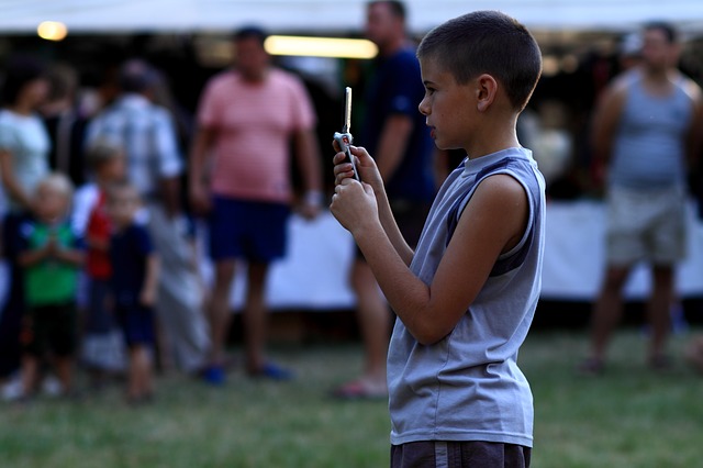 Your Guide to Buying Your Child Their First Mobile Phone