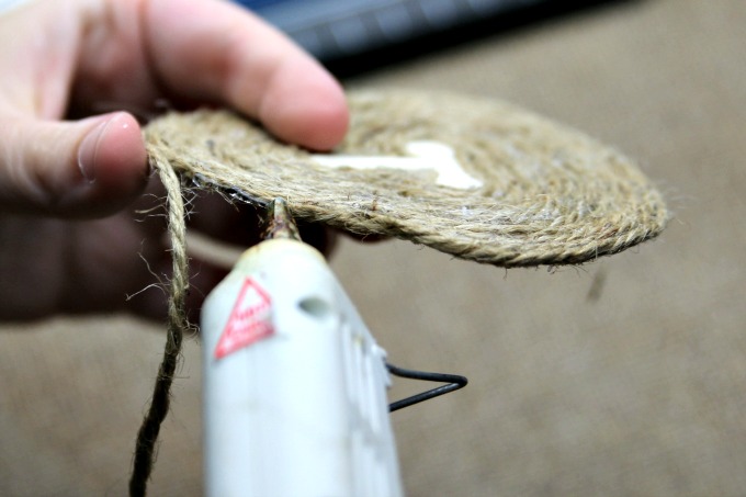 hot-glue-jut