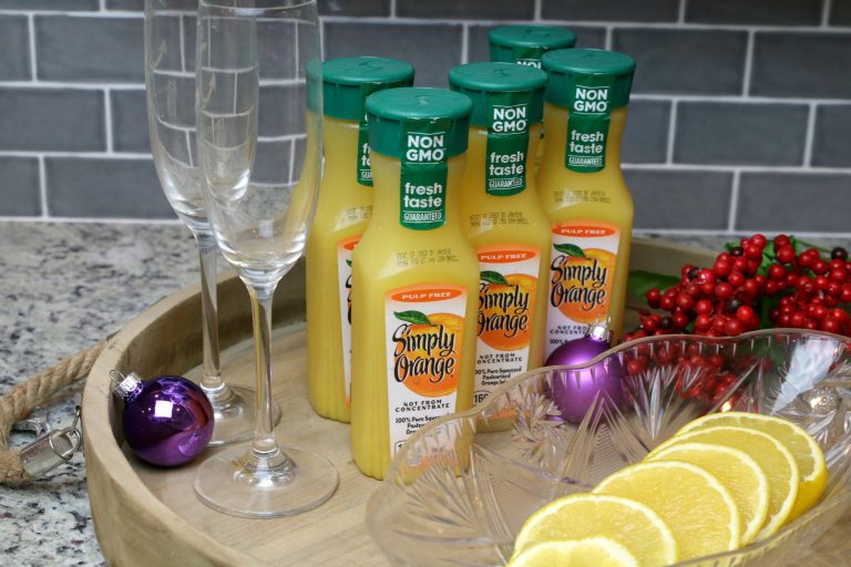 Holidays Made Easy with Jason’s Deli Catering + Mocktail Mimosa Bar