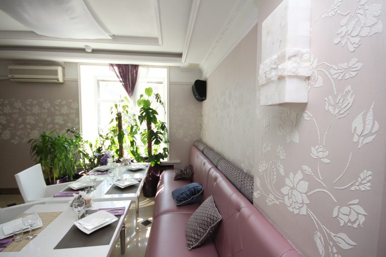 How to Perform Paint Stencils for Walls