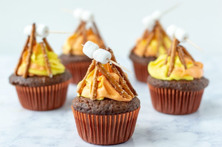 how to decorate campfire cupcakes