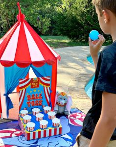 play ball toss circus game